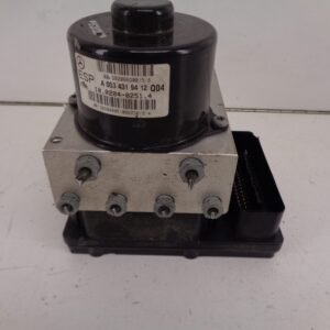 C-KLASSE W203 ABS/ESP POMP A2095450232 A0034319412 BESCHADIGD