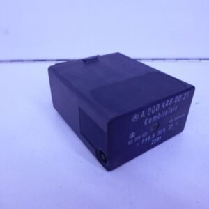 VITO W638 RELAIS RUITENWISSER ACHTER 0004460027-0