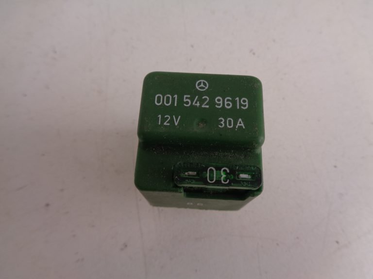 W124 RELAIS GROEN ZEKERING A0015429619