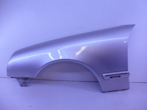 E-KLASSE W210 FACELIFT SPATBORD LINKSVOOR ZILVER A2108801518-0