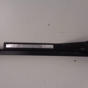 C-KLASSE W203 INSTAPLIJST LINKSVOOR A2036800735 9B51