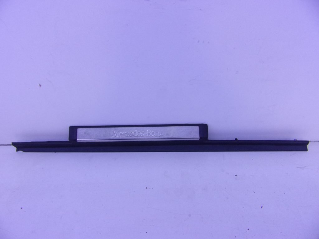 S-KLASSE W220 INSTAPLIJST LINKSVOOR A2206801135 9B51-0