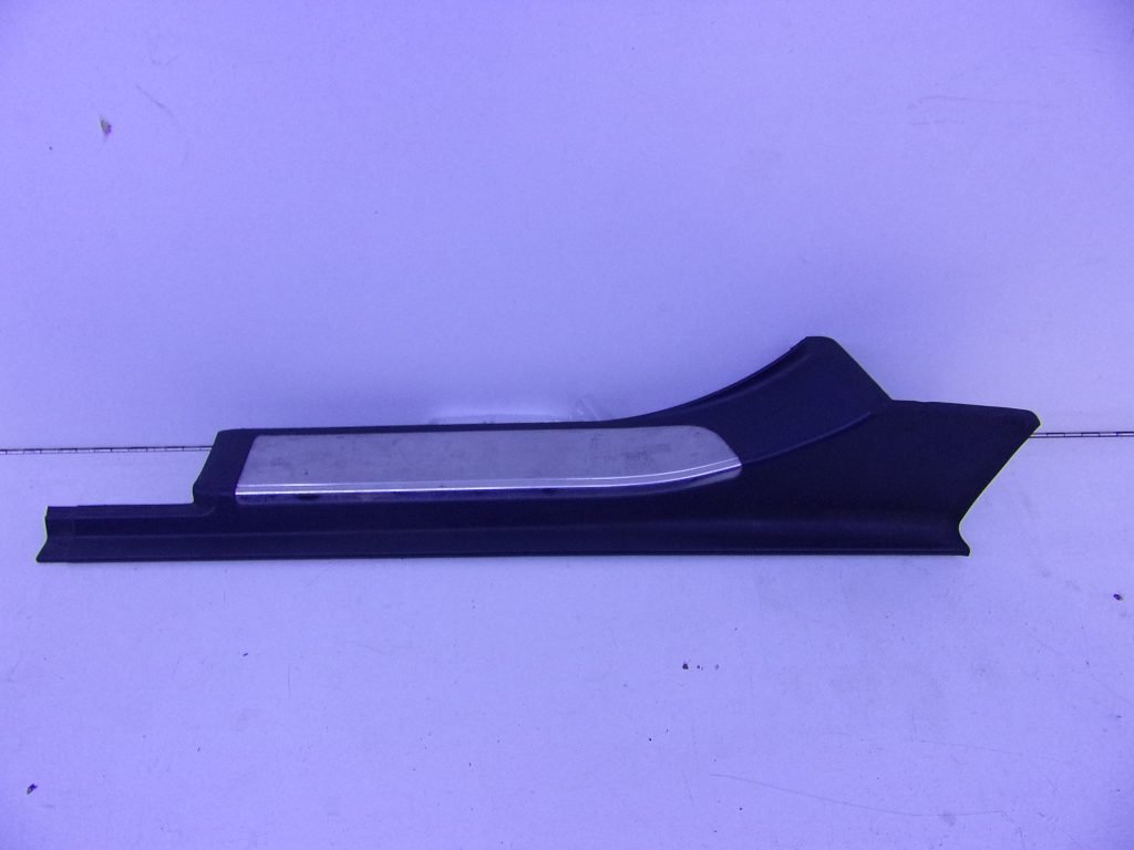 S-KLASSE W220 INSTAPLIJST LINKSACHTER A2206802735 9B51-0