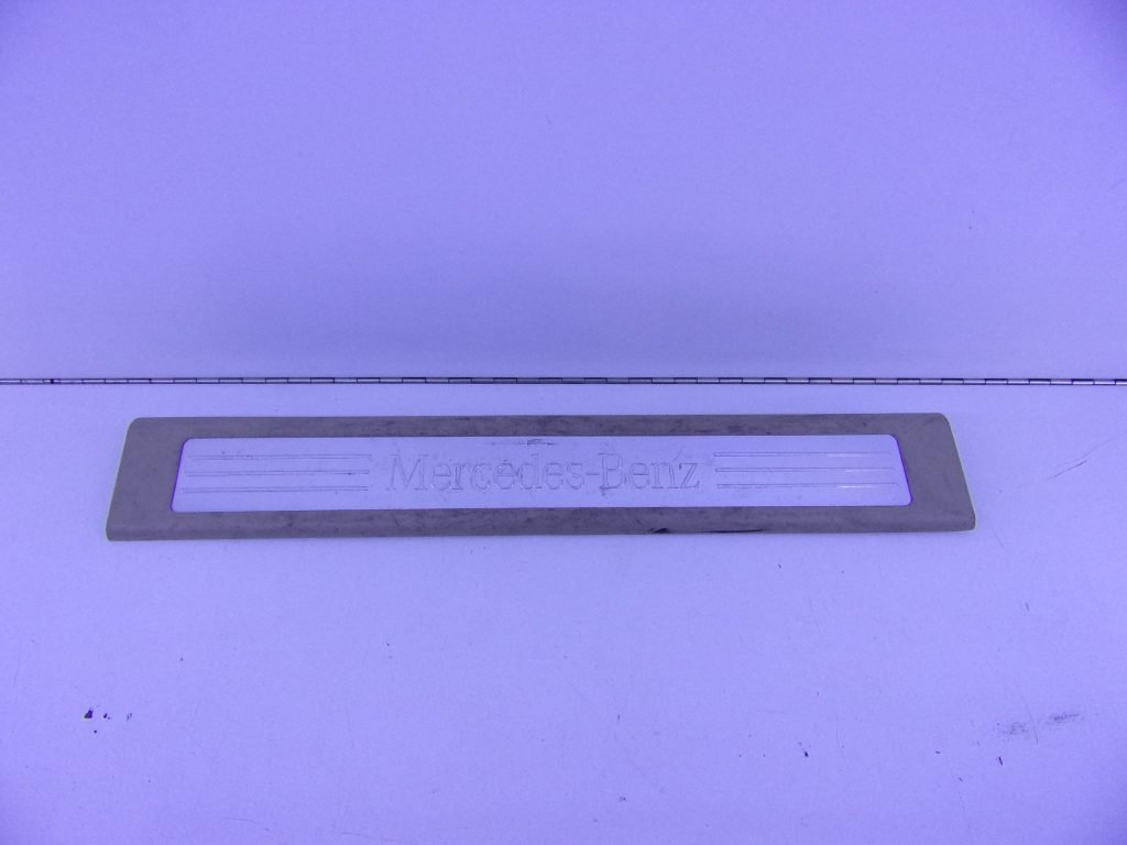 ML-KLASSE W164 INSTAPLIJST VOOR RECHTS A1646803435 8K67-0