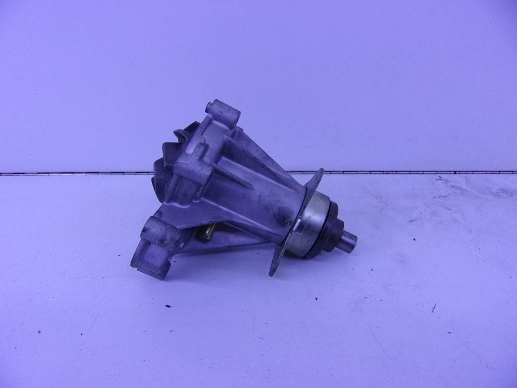 190D W201 WATERPOMP NIEUW A6012000920-0