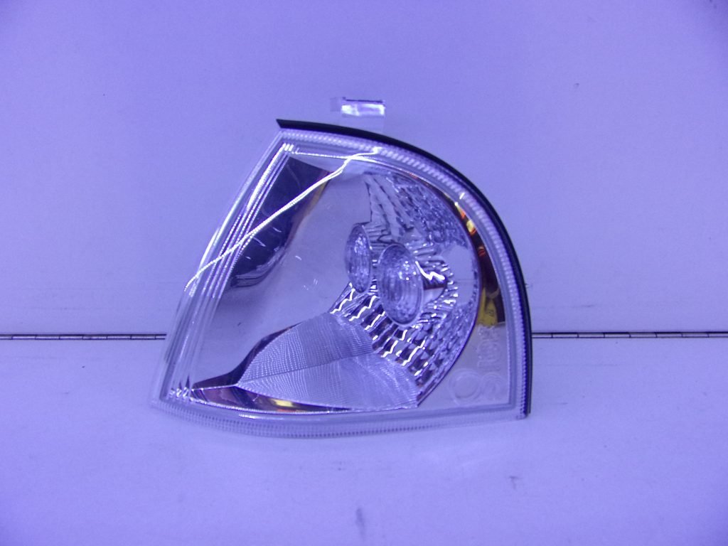 OCTAVIA LINKER KNIPPERLICHT 1U0953155D 9EL354075011-0