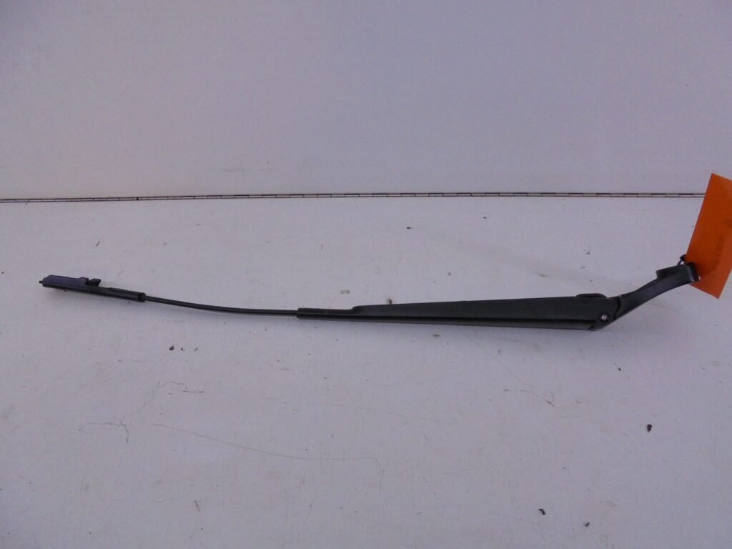 ZAFIRA B 1.9CDTI RUITENWISSERARM RE VOOR 13145564-0
