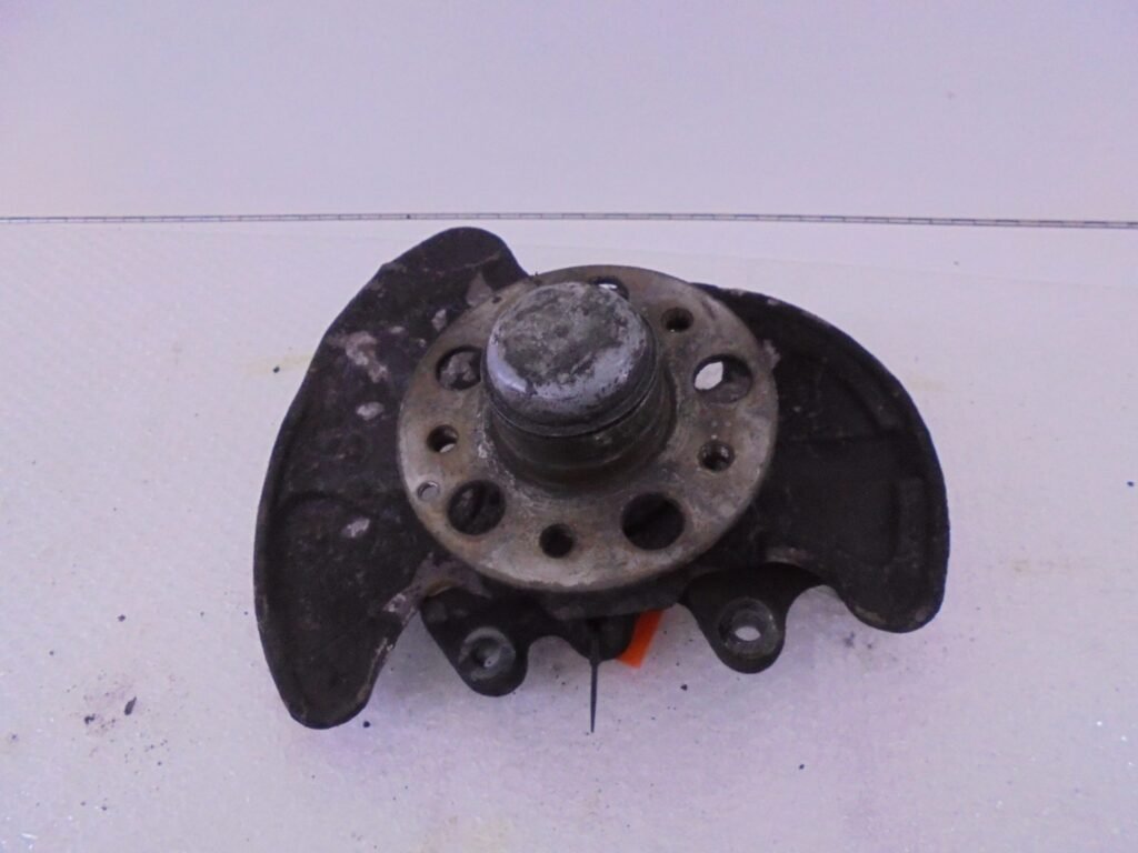 C-KLASSE W203 WIELNAAF LV FUSEE A2093320001-0