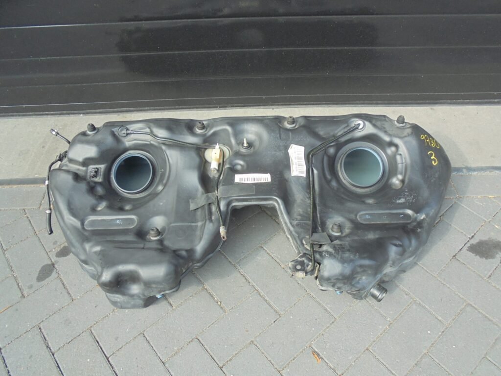 CLS-KLASSE W219 BRANDSTOFTANK A2114702402-0