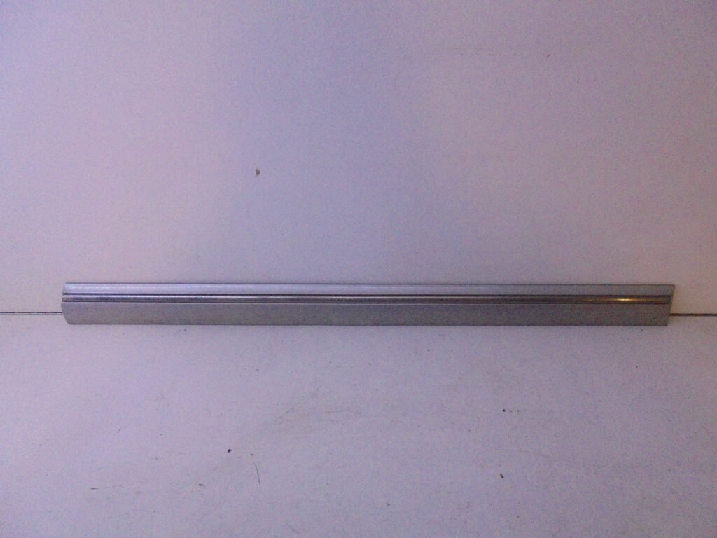 E-KLASSE W210 SIERLIJST RE VOORPORTIER A2106900482 9744-0