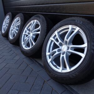 GLA-KLASSE W156 ENZIO LM VELGEN MET NOKIAN WINTERBANDEN KBA48605