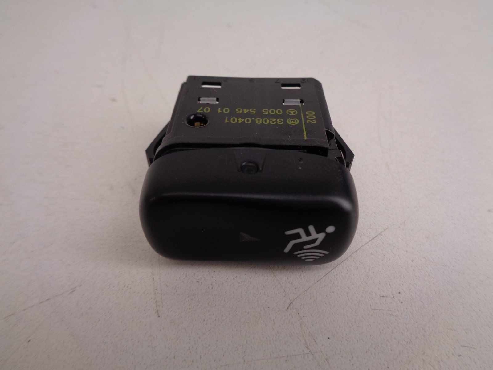 A0055450107 VITO W638 SCHAKELAAR ALARM NEW OLD STOCK ORIGINEEL MERCEDES-BENZ