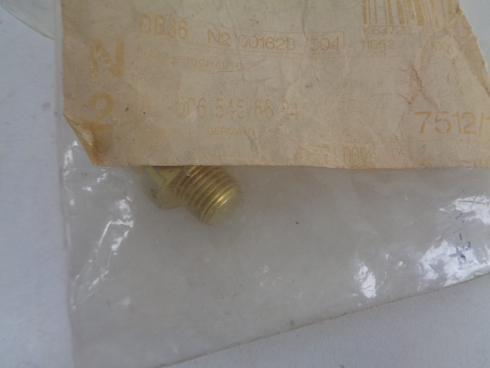 A0065456624 ZENDER OLIEKOELER NEW OLD STOCK ORIGINEEL MERCEDES-BENZ - Afbeelding 2