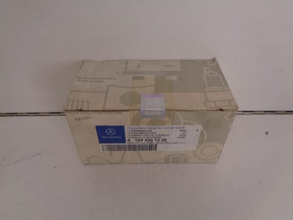 A1694201320 A-KLASSE W169 REMBLOKSET VOOR NEW OLD STOCK ORIGINEEL MERCEDES-BENZ