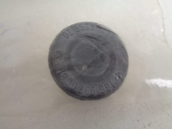 A1869970681 DOORVOERRUBBER NEW OLD STOCK ORIGINEEL MERCEDES-BENZ
