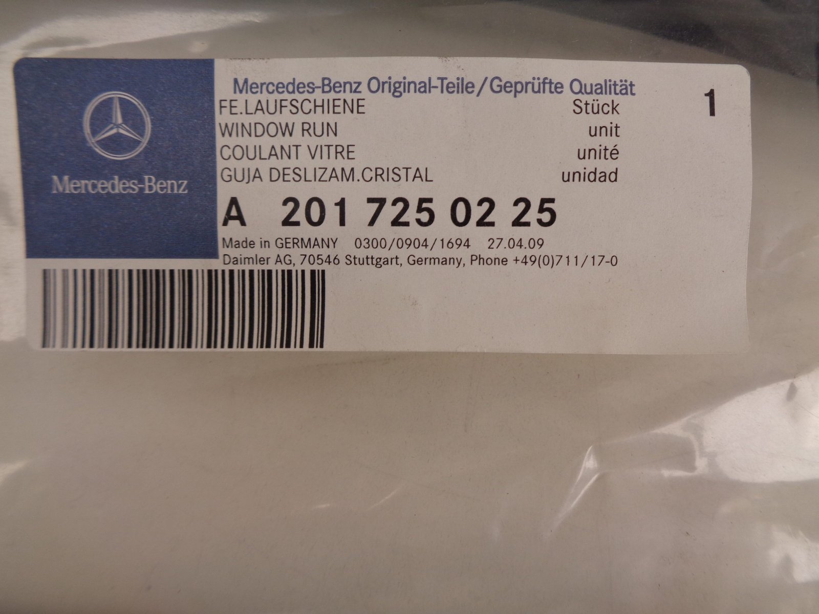 A2017250225 190 SERIE W201 RAAMGELEIDER VOORPORTIER RECHTS NEW OLD STOCK ORIGINEEL MERCEDES-BENZ - Afbeelding 2