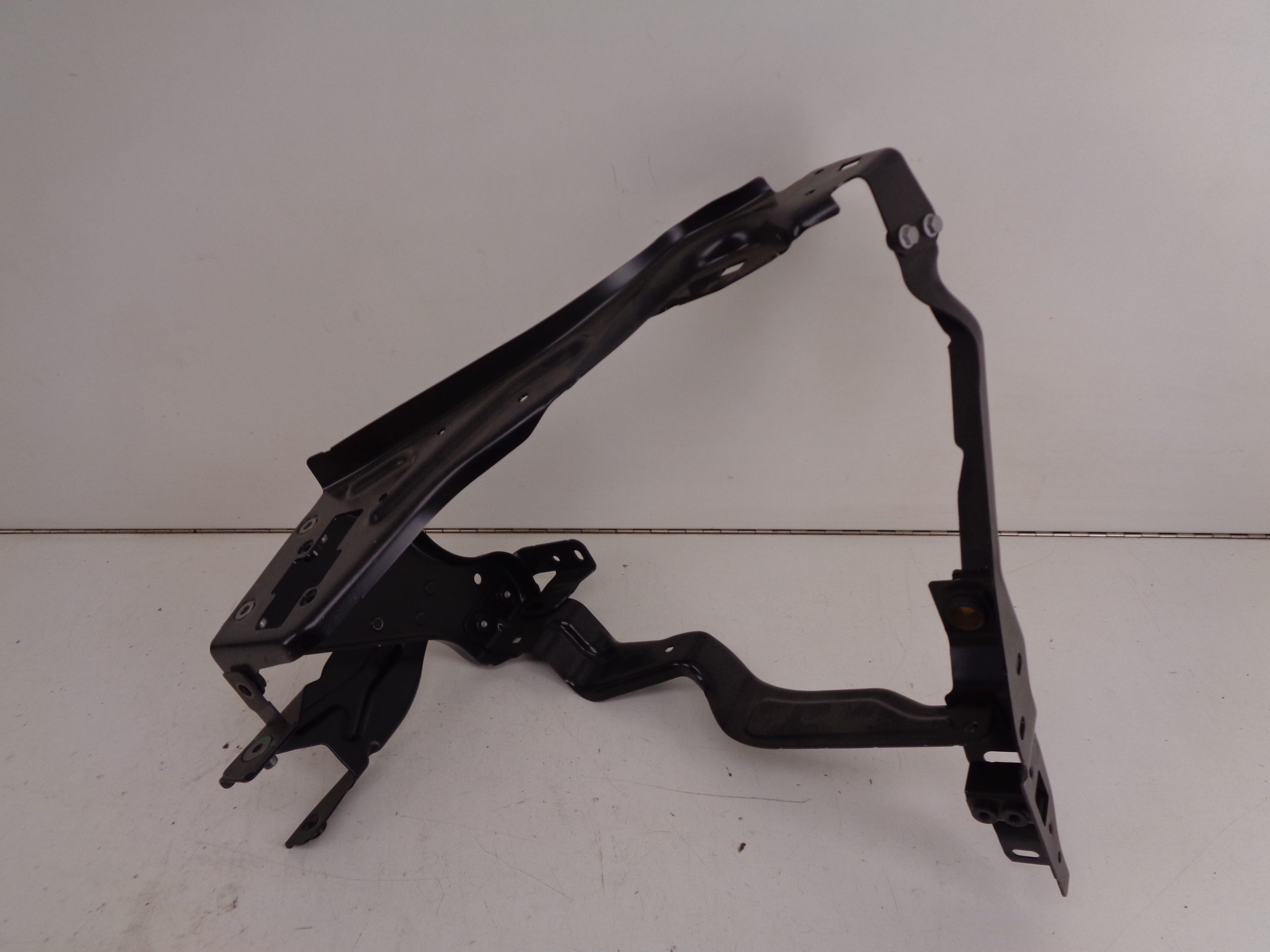 A2046200191 C-KLASSE W204 KOPLAMPHOUDER LINKS NEW OLD STOCK ORIGINEEL MERCEDES-BENZ