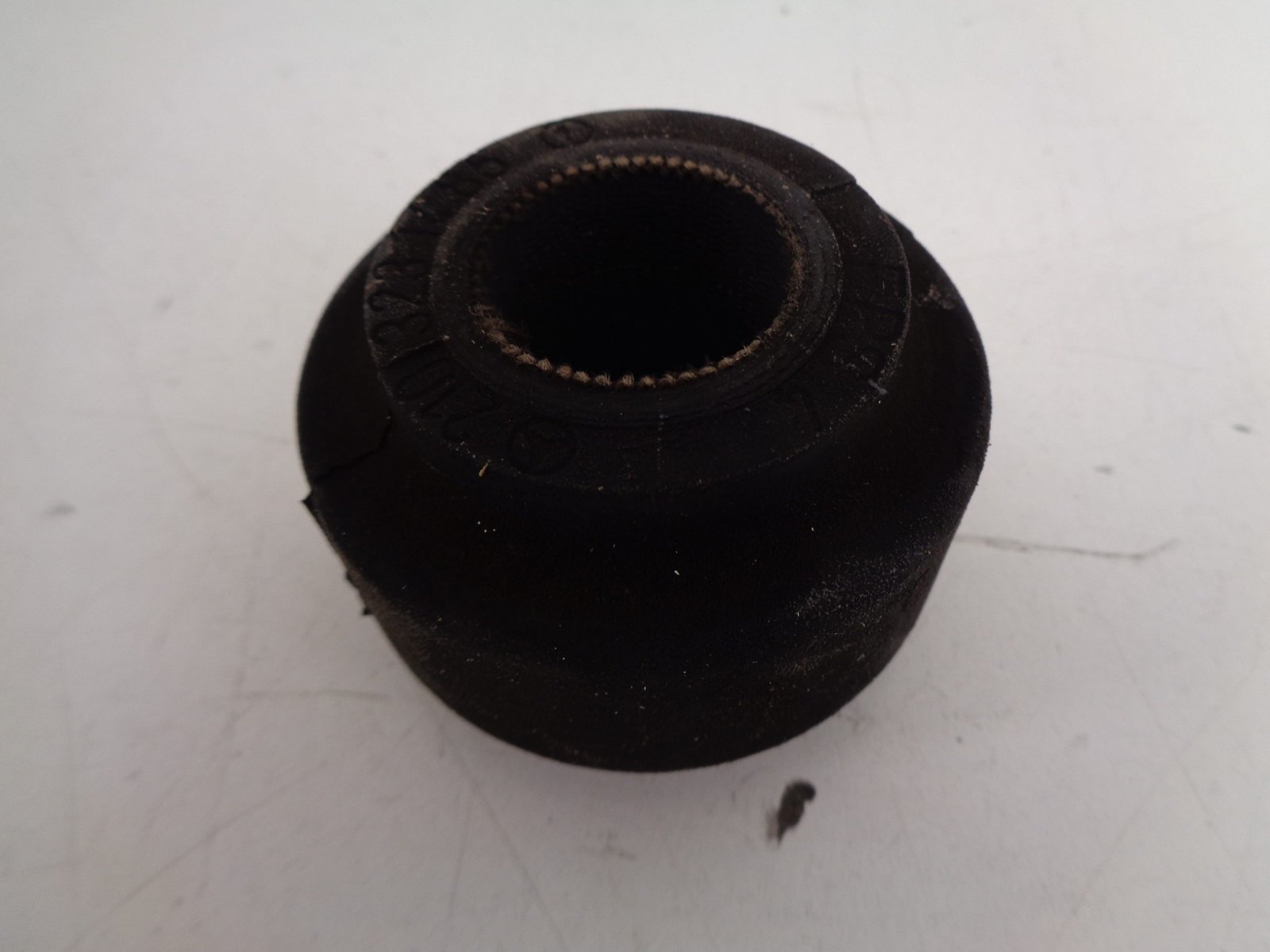 A2103231485 E-KLASSE W210 STABILISATORRUBBER NEW OLD STOCK ORIGINEEL MERCEDES-BENZ