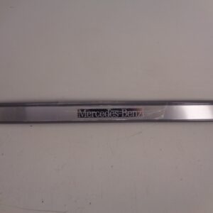 A2106803435 7D66 E-KLASSE W210 INSTAPLIJST VOOR NEW OLD STOCK ORIGINEEL MERCEDES-BENZ