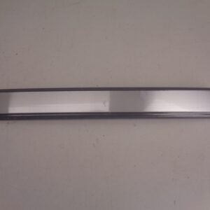 A2106803535 7D66 E-KLASSE W210 INSTAPLIJST ACHTER NEW OLD STOCK ORIGINEEL MERCEDES-BENZ