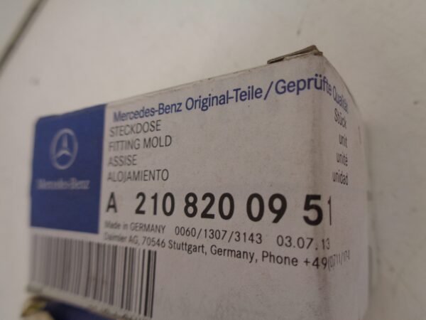 A2108200951 STOPCONTACT 12V/15AMP NEW OLD STOCK ORIGINEEL MERCEDES-BENZ - Afbeelding 3