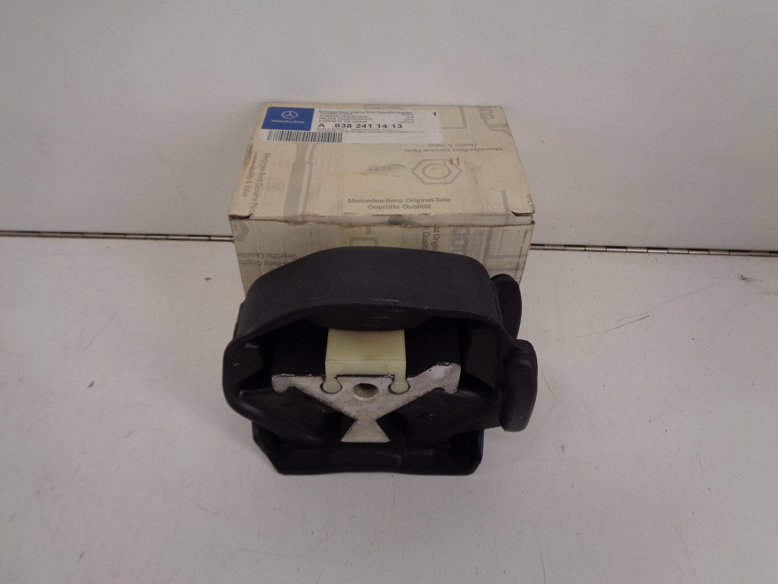 A6382411413 VITO W638 MOTORSTEUN NEW OLD STOCK ORIGINEEL MERCEDES-BENZ