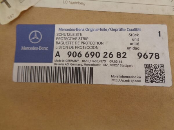 A9066902682 9678 SPRINTER W906 SIERLIJST RECHTS NEW OLD STOCK ORIGINEEL MERCEDES-BENZ - Afbeelding 2