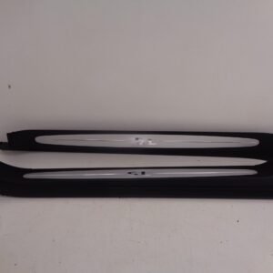 SL-KLASSE R230 SET INSTAPLIJSTEN ALS NIEUW A2306800435 A2306800335