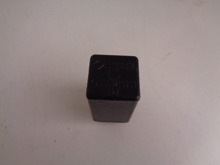 SL SLC R107 RELAIS MODULE RUITENWISSER A0008210863