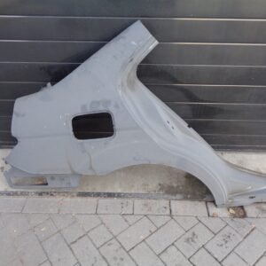 C-KLASSE W204 ACHTERSCHERMDEEL RECHTSACHTER A2046301021