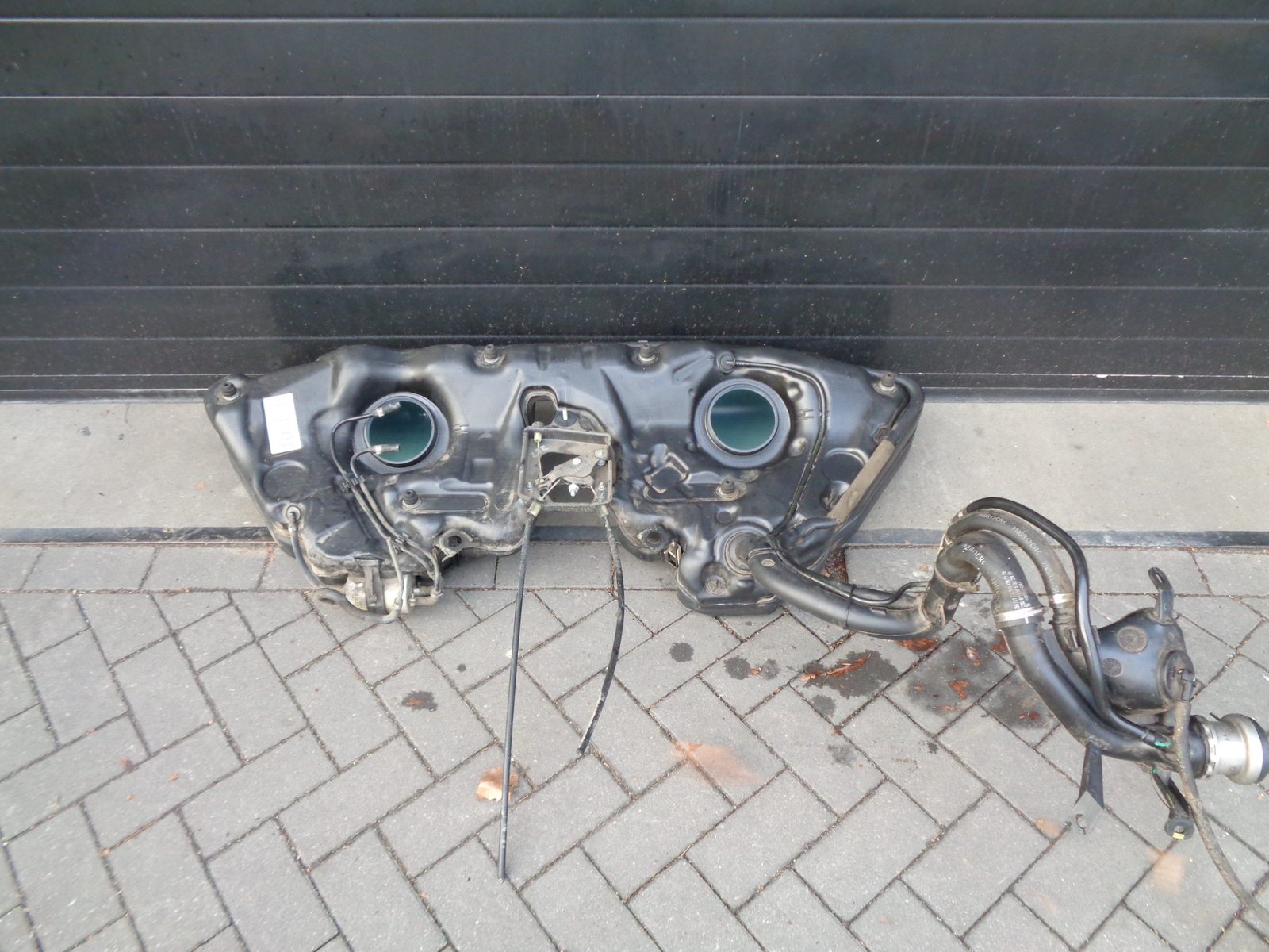 C-KLASSE W203 BRANDSTOFTANK A2034709201