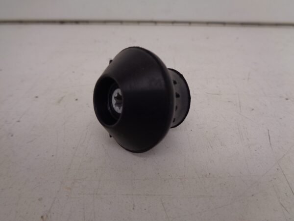 A1120900089 MB W210 KLEMRUBBER MOTORPLAAT NEW OLD STOCK ORIGINEEL MERCEDES-BENZ
