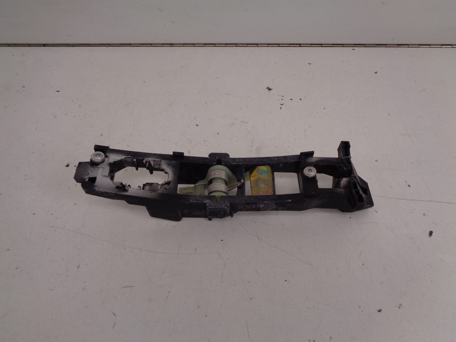 C-KLASSE W203 HANDGREEPHOUDER RA A2037600434