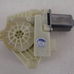 C-KLASSE W205 RAAMMOTOR VOORPORTIER LINKS A2059060013