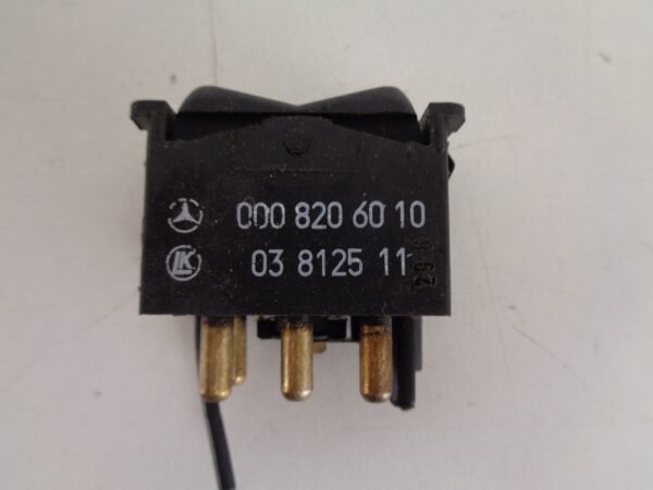 190-SERIE W201 ACHTERRUIT VERWARWARMINGSCHAKELAAR A0008206010 - Afbeelding 3