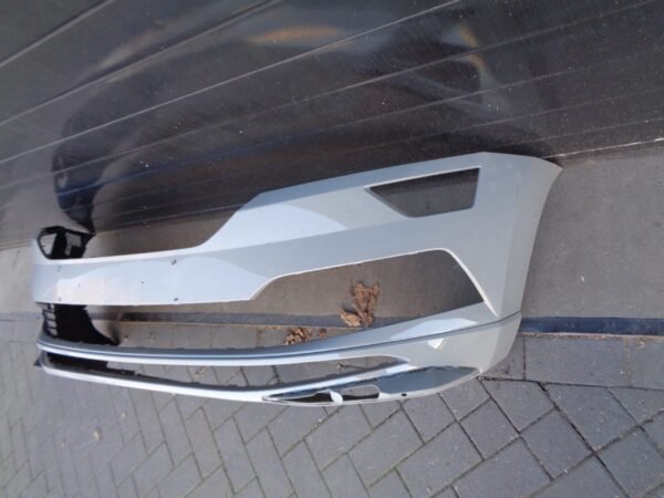 SKODA KAROQ VOORBUMPER GEBRUIKT 57A807221 - Afbeelding 2