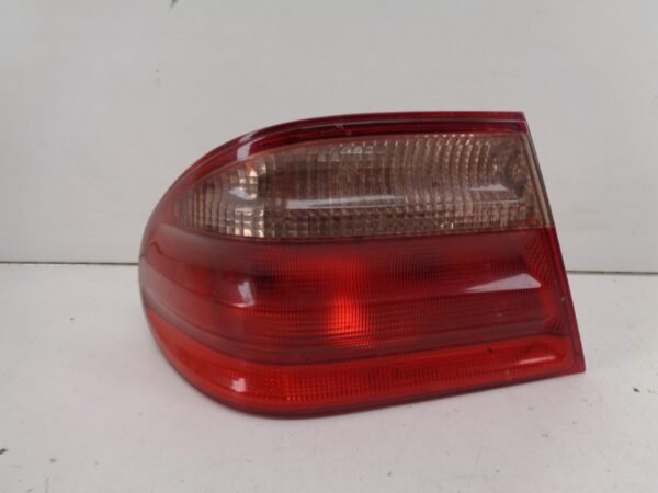 E-KLASSE W210 ACHTERLICHT LINKS BUITEN A2108203364