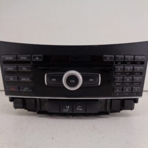 E-KLASSE W212 RADIO BEDIEN UNIT A2129005212
