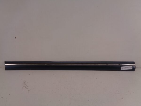 E-KLASSE W210 SIERLIJST LI VOORPORTIER A2106900382 7204