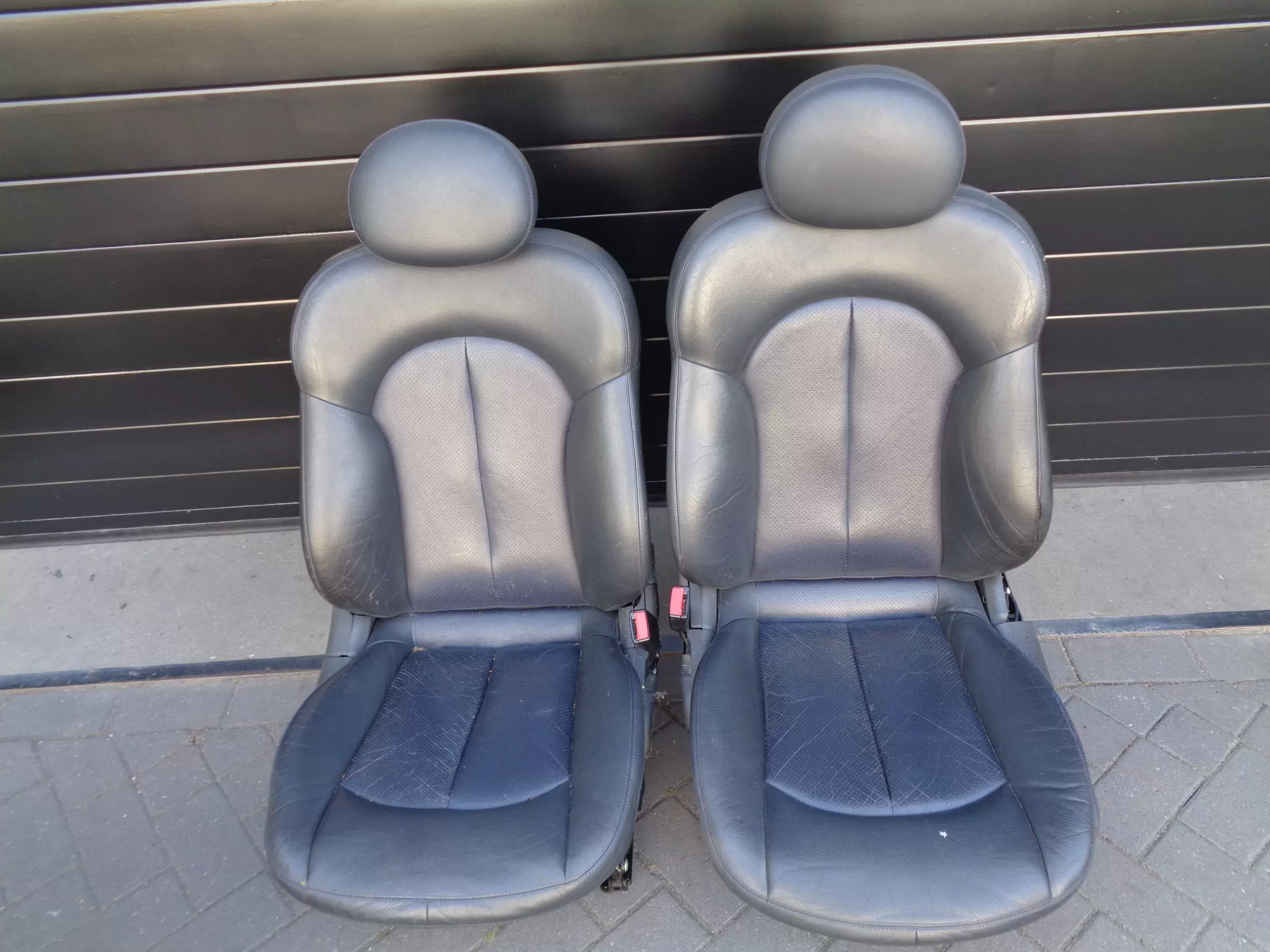 CLK-KLASSE W209 COUPE DESIGNO INTERIEUR ZWART/BLAUW A2099104347