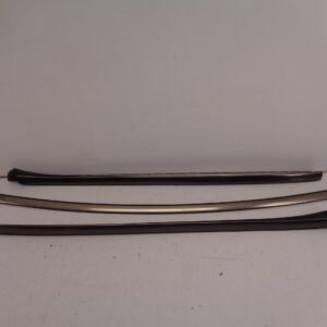 CLK-KLASSE W209 LIJSTENSET VOORRUIT A2096700622