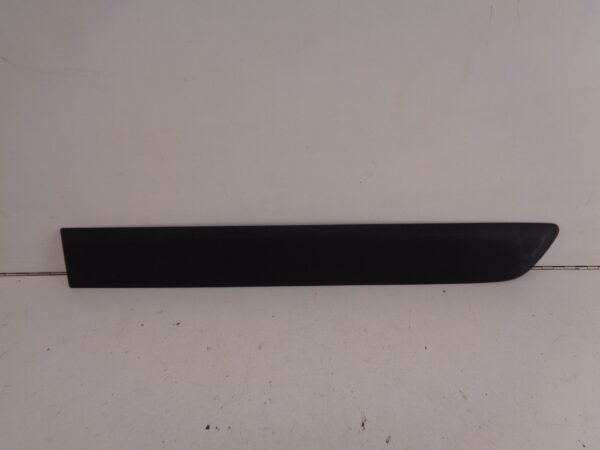 LAND ROVER DISCOVERY SIERSTRIP ACHTERPORTIER LINKS NIEUW AM9H2200034D