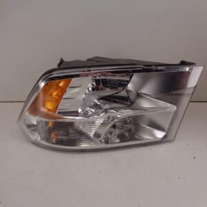 DODGE RAM 1500 2011 KOPLAMP RECHTS SCHADE
