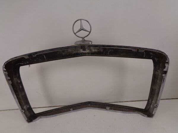 W123 GRILLE MANTEL GEBRUIKT A1238800183 - Afbeelding 2