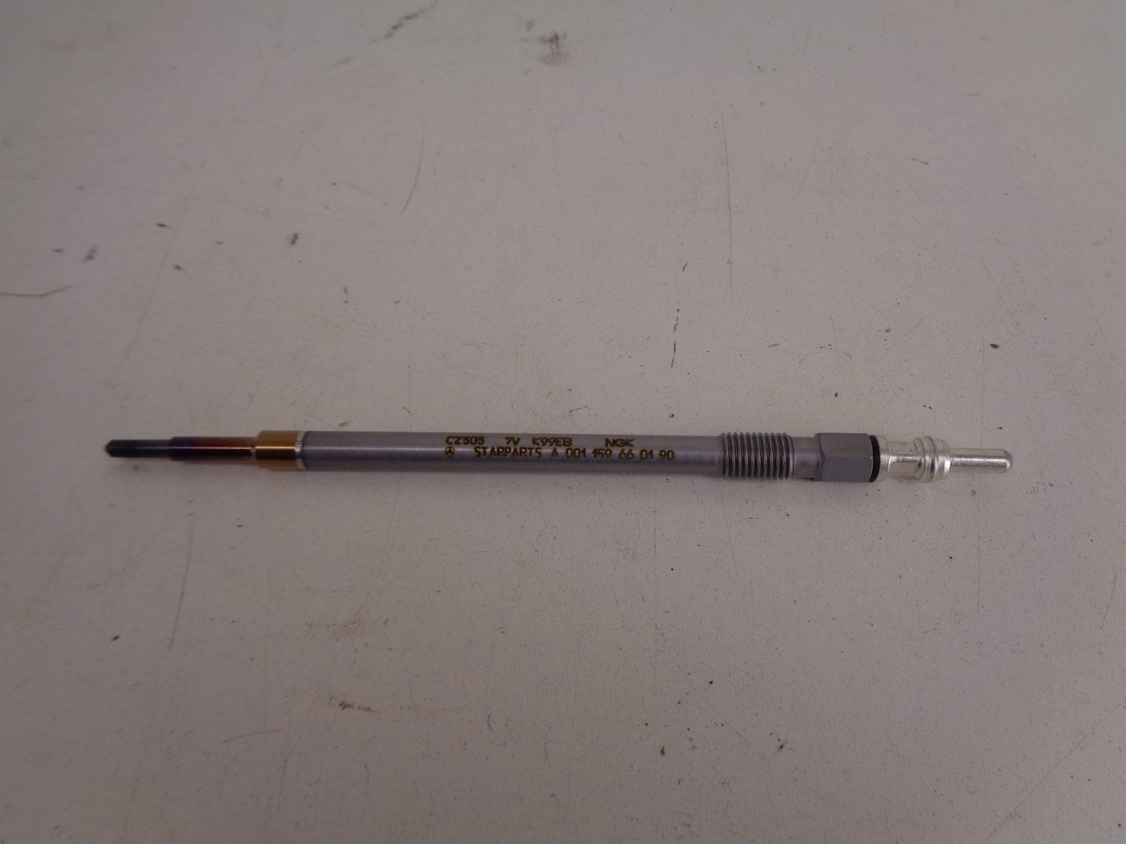 A0011596601 90 GLOEIBOUGIE OM642 NEW OLD STOCK ORIGINEEL MERCEDES-BENZ