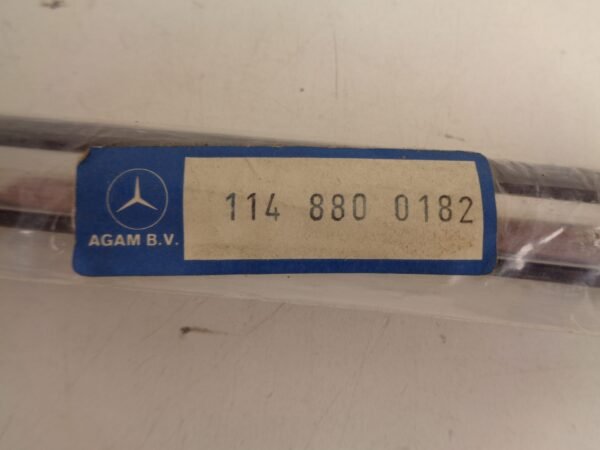 A1148800182  W114 W115 SIERLIJST LINKSVOORSCHERM NEW OLD STOCK ORIGINEEL MERCEDES-BENZ - Afbeelding 2