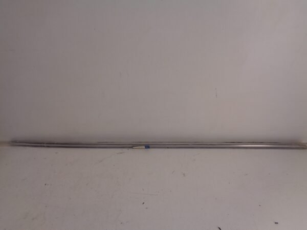 A1148800182  W114 W115 SIERLIJST LINKSVOORSCHERM NEW OLD STOCK ORIGINEEL MERCEDES-BENZ