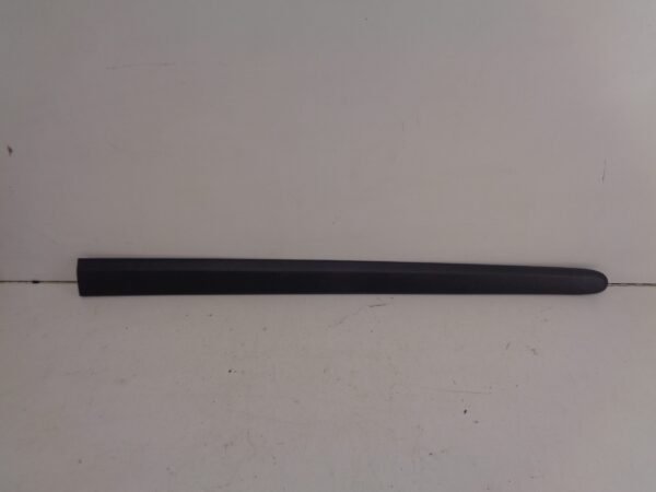 A6396900462 7G99 VITO W639 SIERLIJST VOORPORTIER RECHTS NEW OLD STOCK ORIGINEEL MERCEDES-BENZ