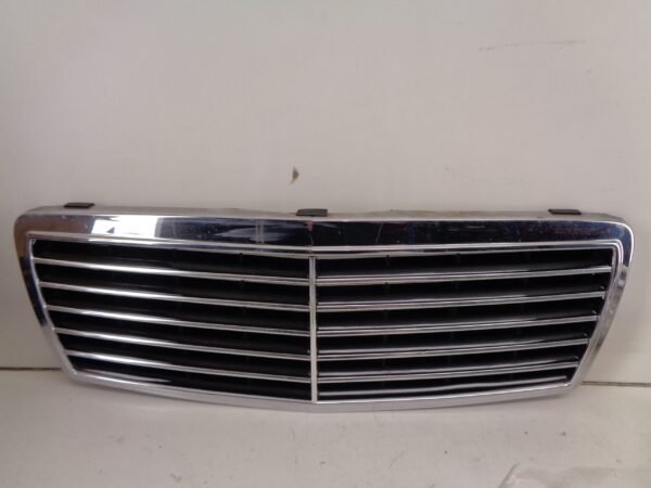 C-KLASSE W202 GRILLE AVANTGARDE A2028800383