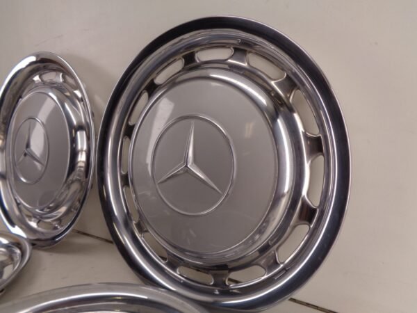 W123 CHROOM WIELDOPSET 14 INCH ZILVER A1154010324 - Afbeelding 2